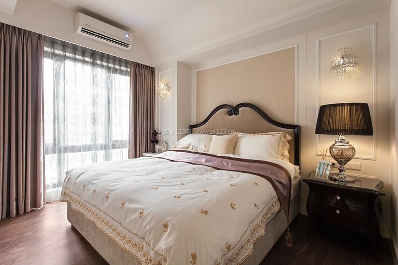 2023欧式古典卧室床头壁灯装修图片