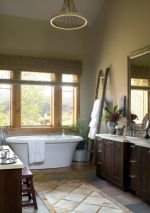 美式风格家庭浴室毛巾架图片
