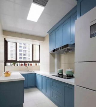 厨房入墙式整体橱柜蓝色装修效果图
