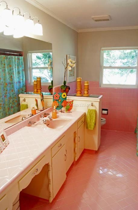 2023家装粉色卫生间地砖装修图片欣赏