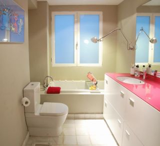 2023家装小户型粉色卫生间图片欣赏