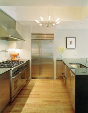 现代厨房室内橱柜不锈钢台面效果图