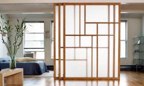 日式风格客厅与卧室之间隔断装修效果图