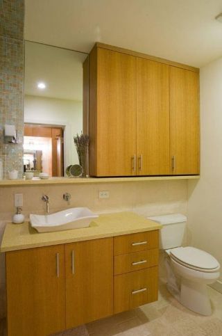 2023单身汉公寓卫生间浴室柜装修图片