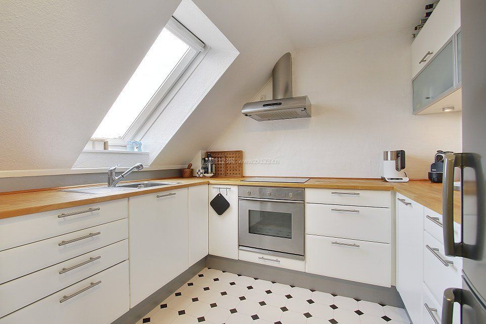 2023北欧风格阁楼厨房装饰设计图片