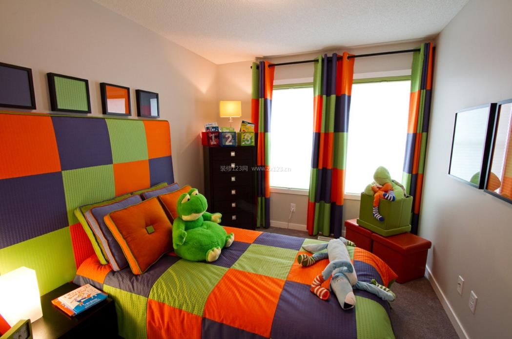 2023红色欢乐的儿童卧室窗帘图片