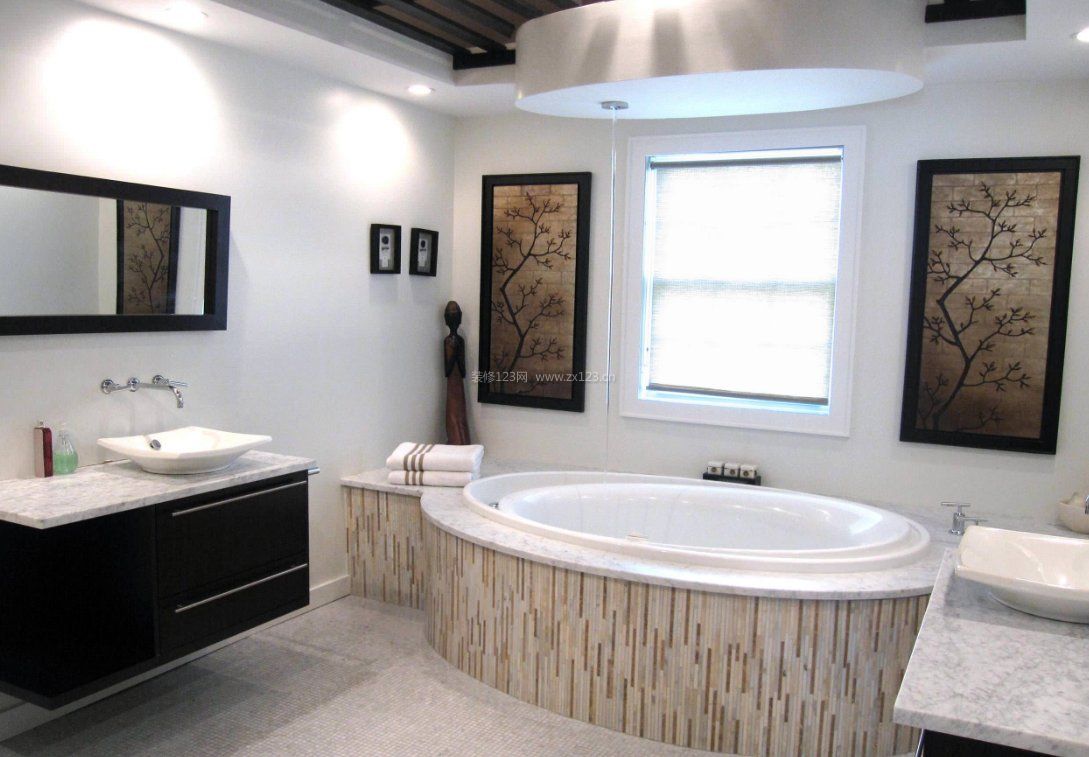 2023现代家装浴室铸铁浴缸图片