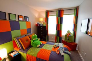 2023红色欢乐的儿童卧室窗帘图片