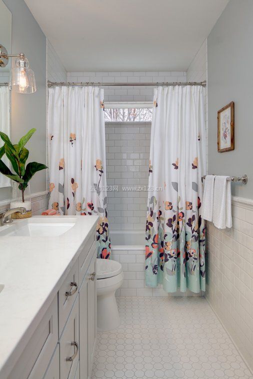 2023浴室布艺浴帘装饰图案图片
