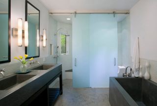 2023小户型浴室玻璃门家居装修效果图