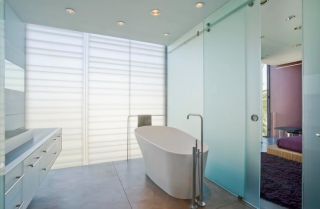 2023纯现代风格小户型浴室玻璃门效果图
