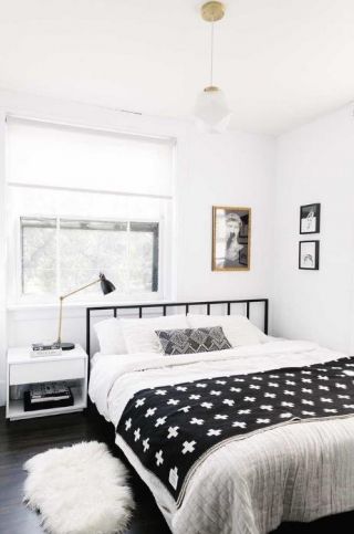 2023黑白灰现代卧室简单装饰设计图片