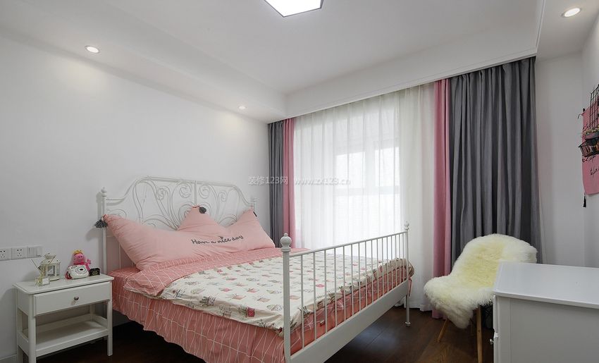 现代北欧风格女孩卧室装修效果图片