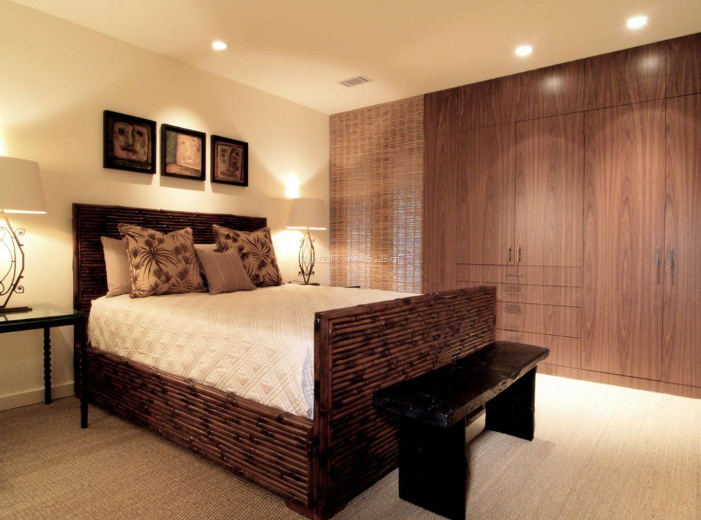 2023主卧室大衣橱木质设计效果图片