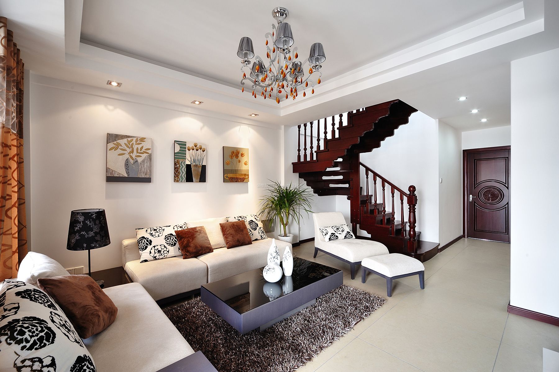 现代小复式家庭客厅楼梯踏步装修效果图