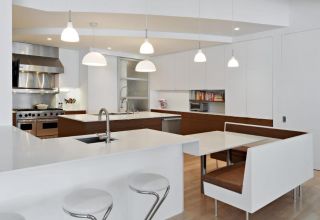 2023清新明亮简洁厨房白色橱柜装修图