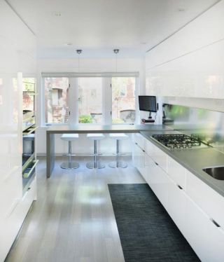 2023清新明亮简洁厨房装修样板房图