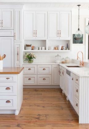 2023别墅室内白色欧式大厨房装修效果图片
