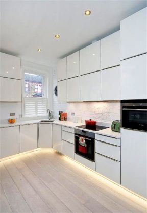 2023厨房壁柜白色简约效果图片