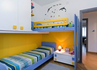 儿童房蓝色单人床造型装饰效果图