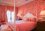 卧室粉红色花纹壁纸装修图