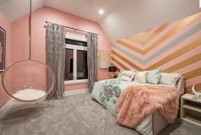 2023阁楼卧室粉红色装修图