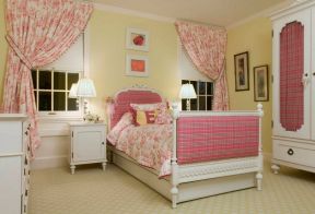 卧室粉红色窗帘装饰装修图