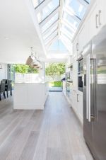 2023别墅风格开放式厨房木地板