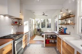 开放式厨房木地板