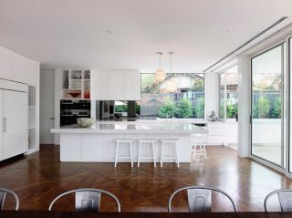 2023纯白色风格开放式厨房木地板