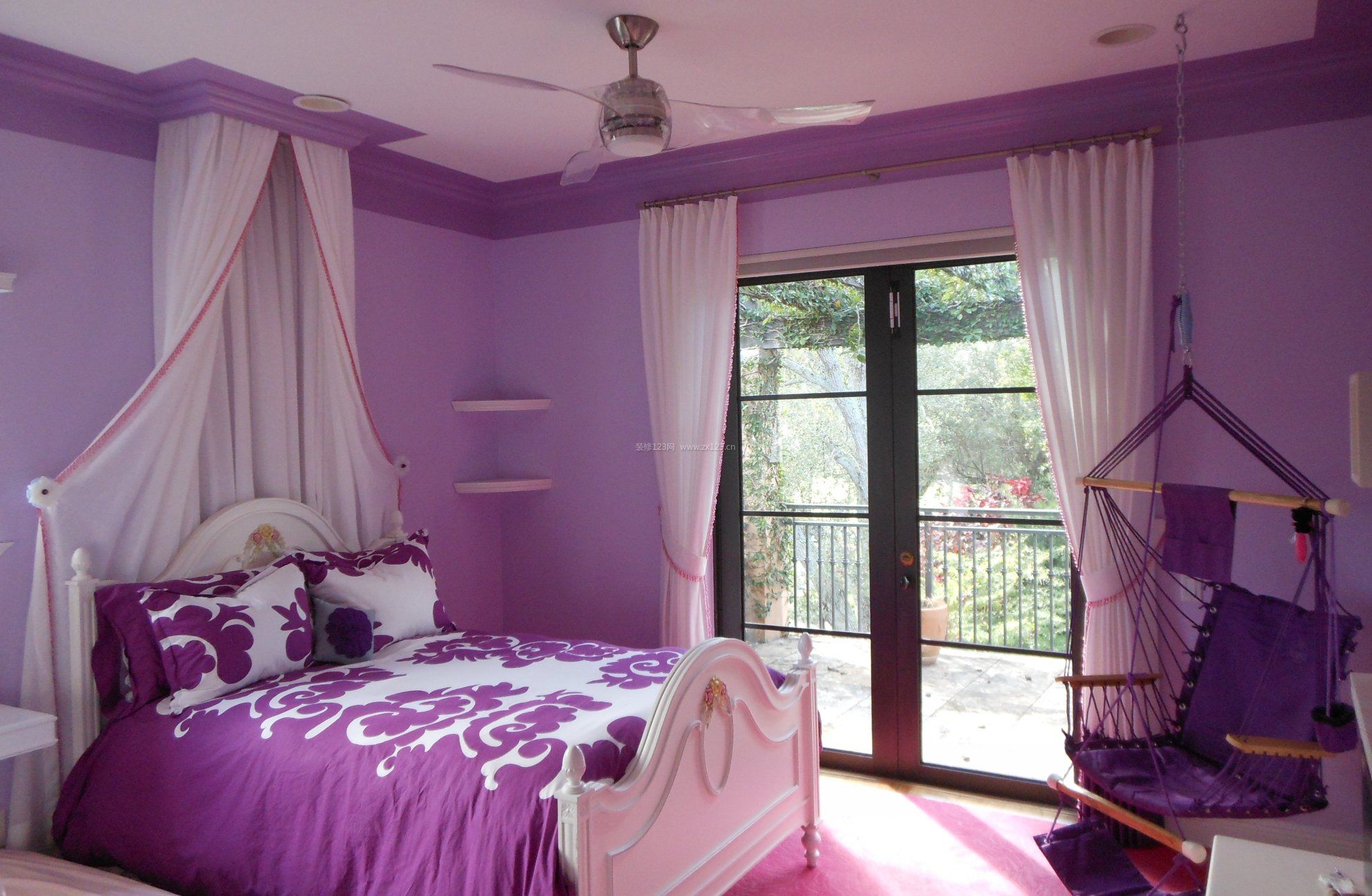 紫色系女生房间装潢图片