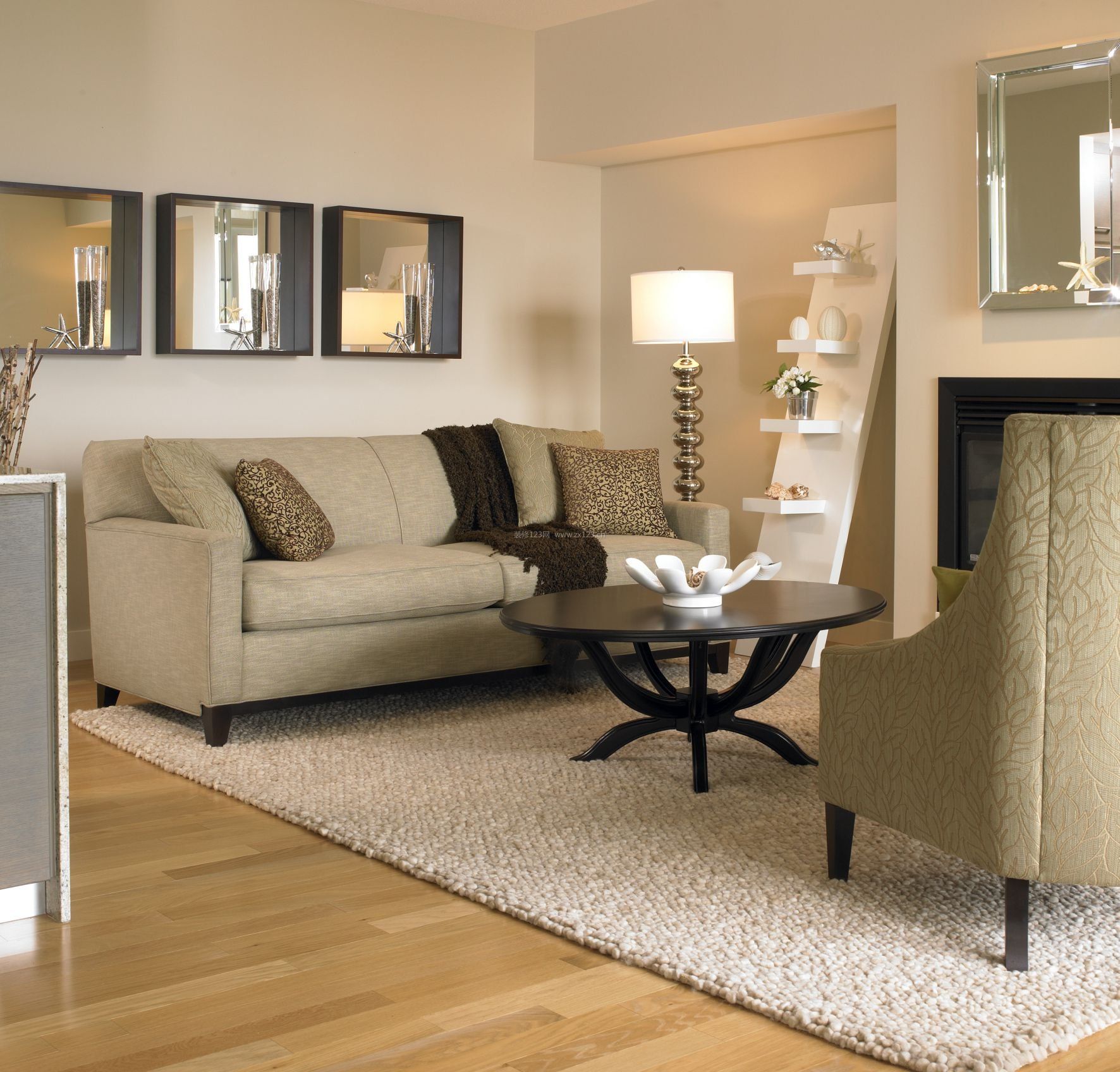 2023室内装修客厅地毯与沙发搭配图片