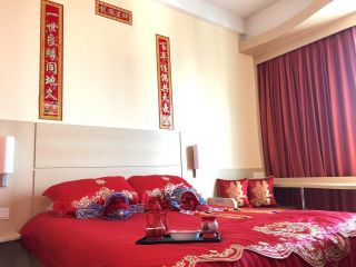 中式婚房床上整体布置效果图