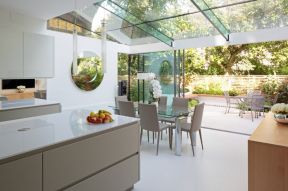 2023现代别墅开放式厨房玻璃天花效果图