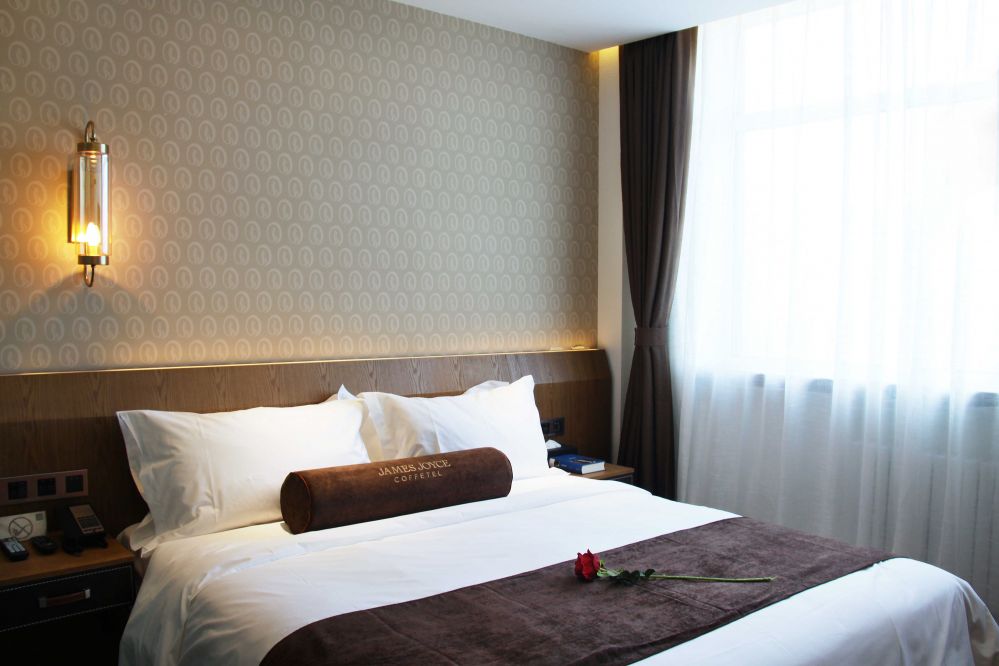 2020商务酒店房间图片 2020床头壁灯装修效果图