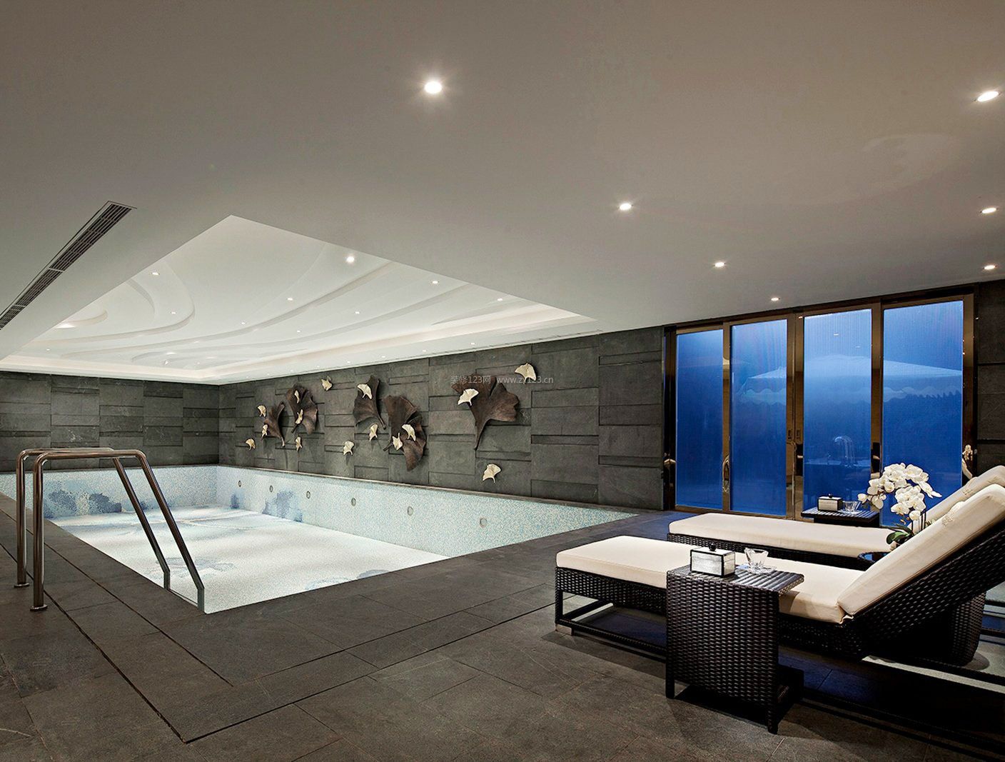 300平米房子室内泳池装潢设计