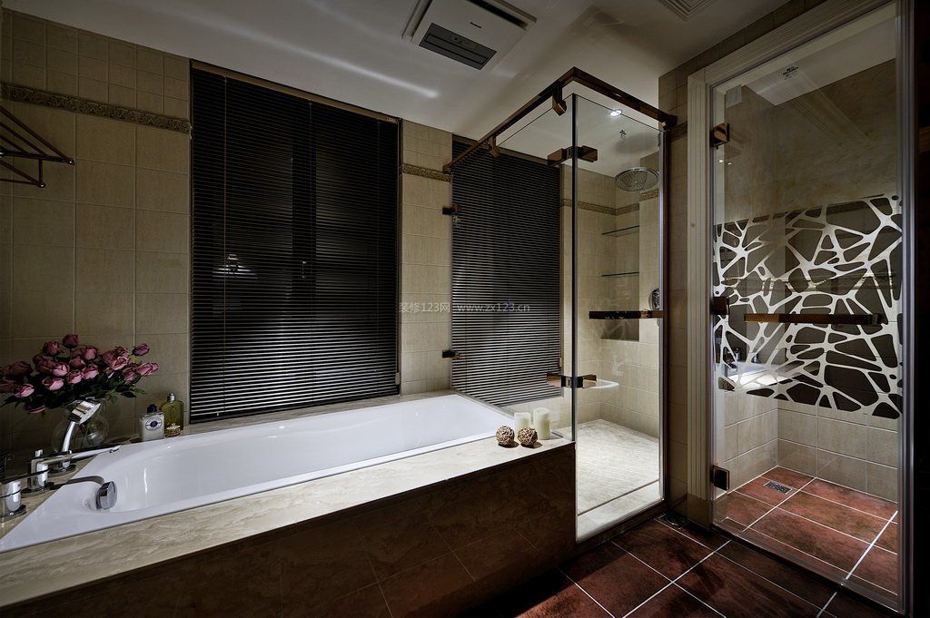 300平米房子浴室卷帘装饰设计