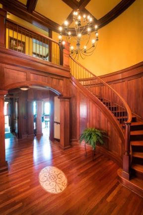 2023美式别墅木结构楼梯设计