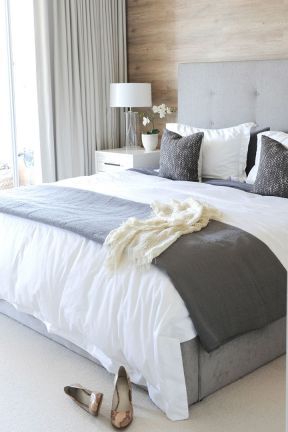 2023现代单身公寓卧室布艺双人床装修效果图片