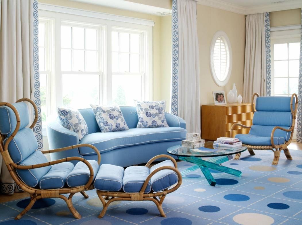 2018舒服的客厅蓝色沙发效果图
