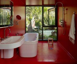 家庭卫浴间红色装潢装修图