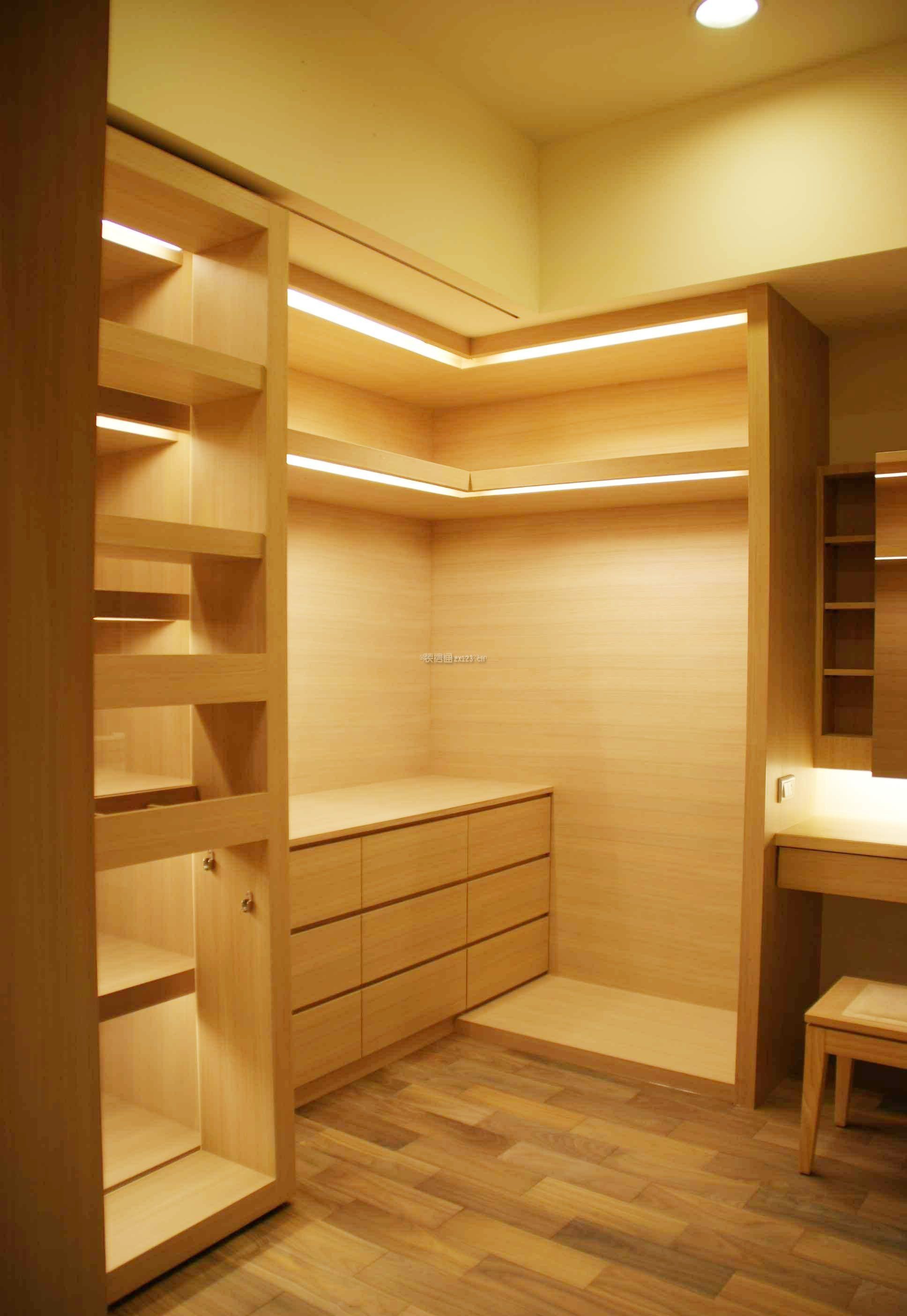 2018室内原木定制衣柜装修