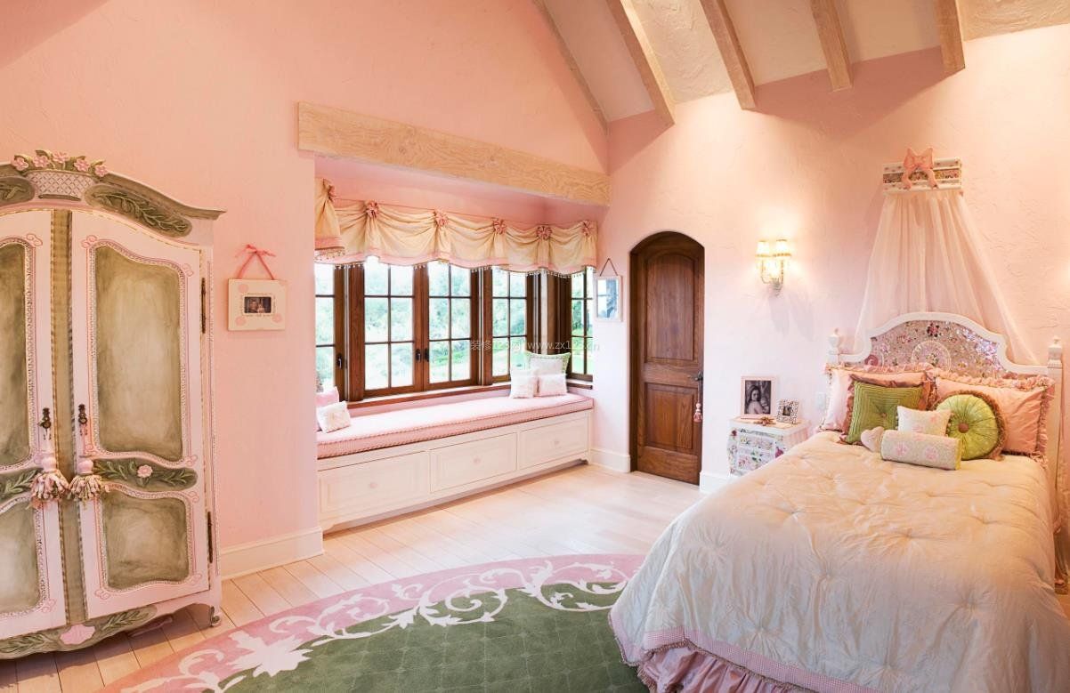 2023粉色窗帘室内效果图片