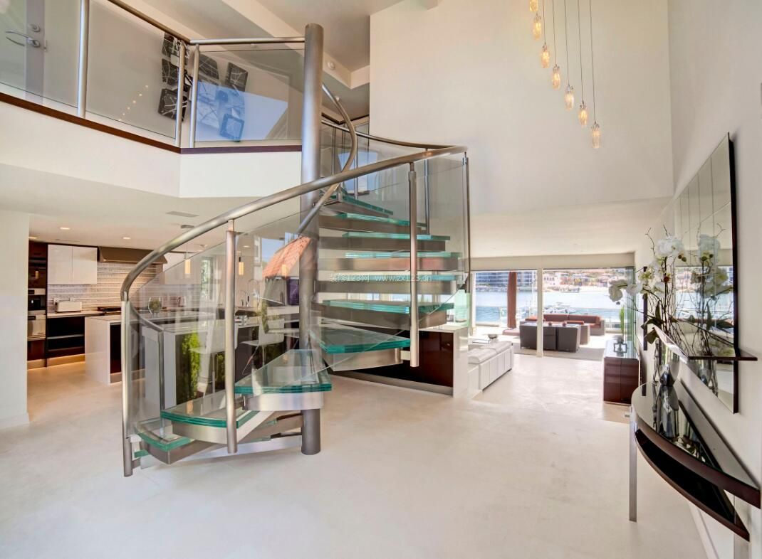 现代简约别墅室内不锈钢楼梯设计