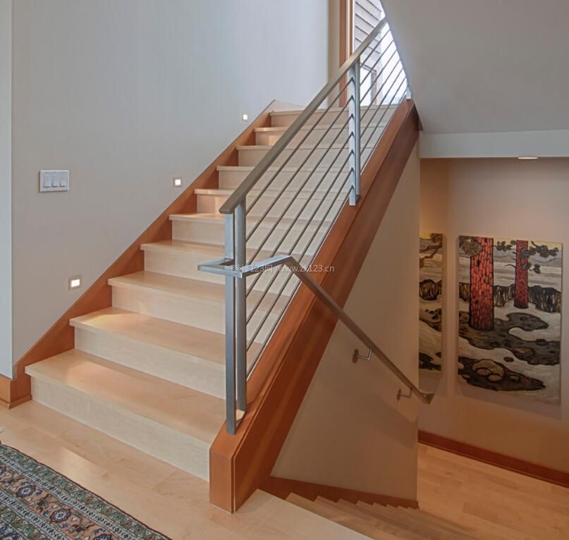 室内实木楼梯不锈钢扶手装修设计图