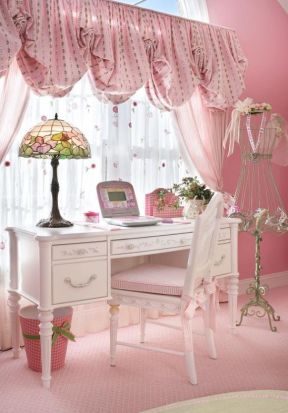 粉色窗帘图片