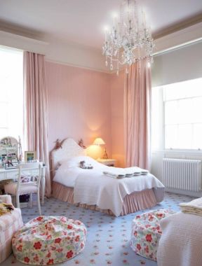 2023粉色窗帘卧室装修图片