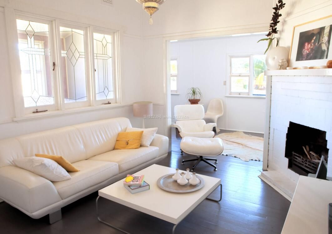 白色欧式客厅家具皮沙发图片