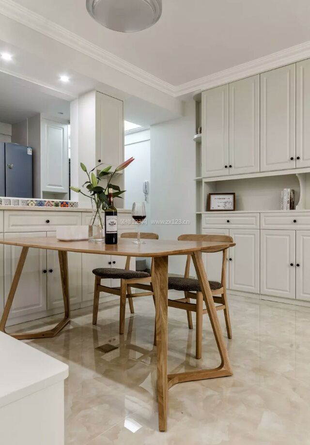 2018简约现代家装小户型餐厅装修效果实景图