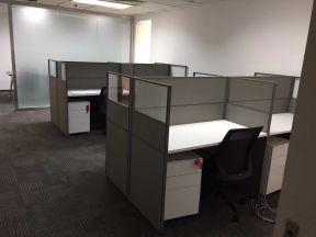 2020小型办公室装修 办公桌椅装修效果图片